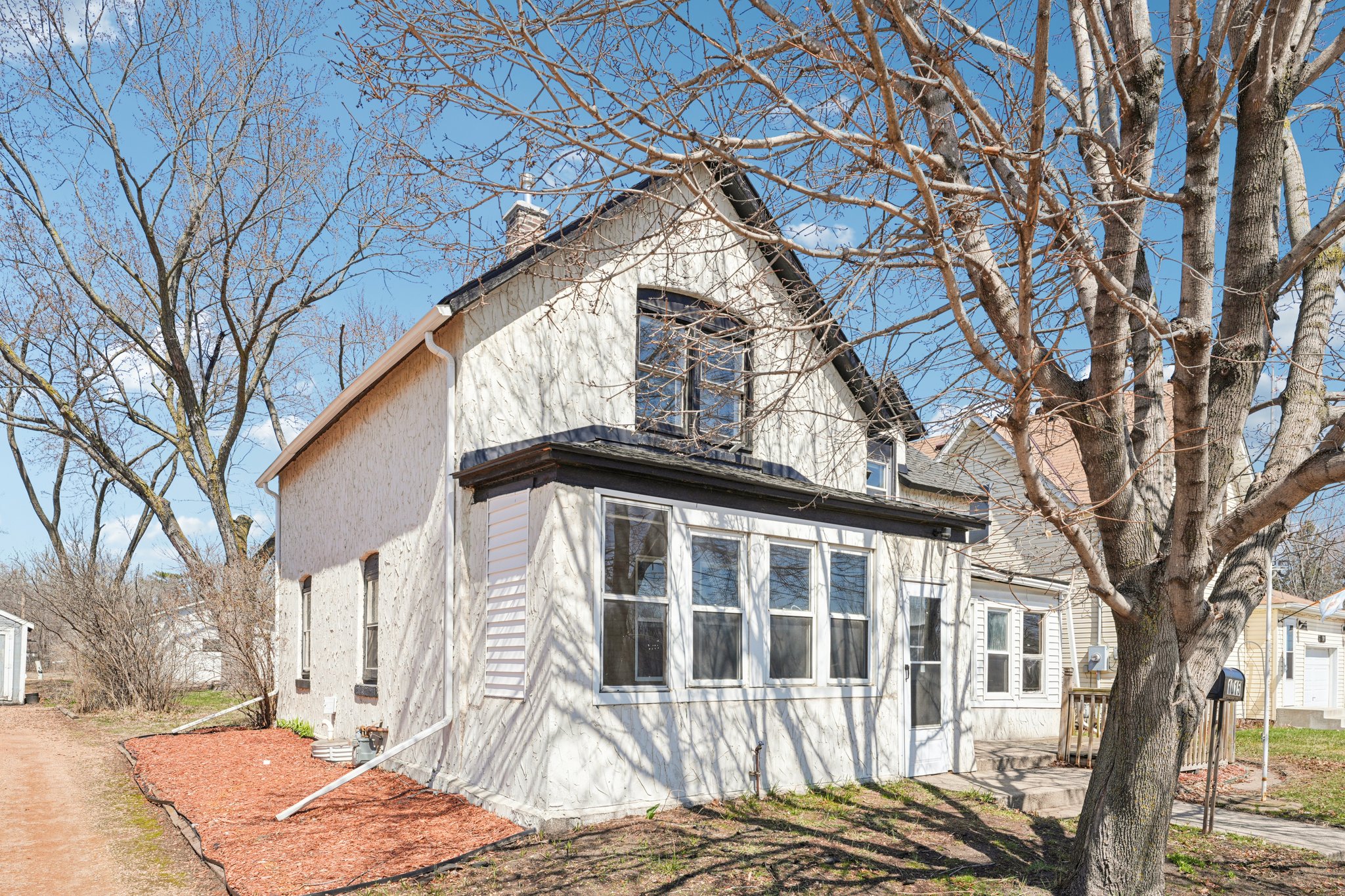 Stoughton Ave-S1104-003.jpg