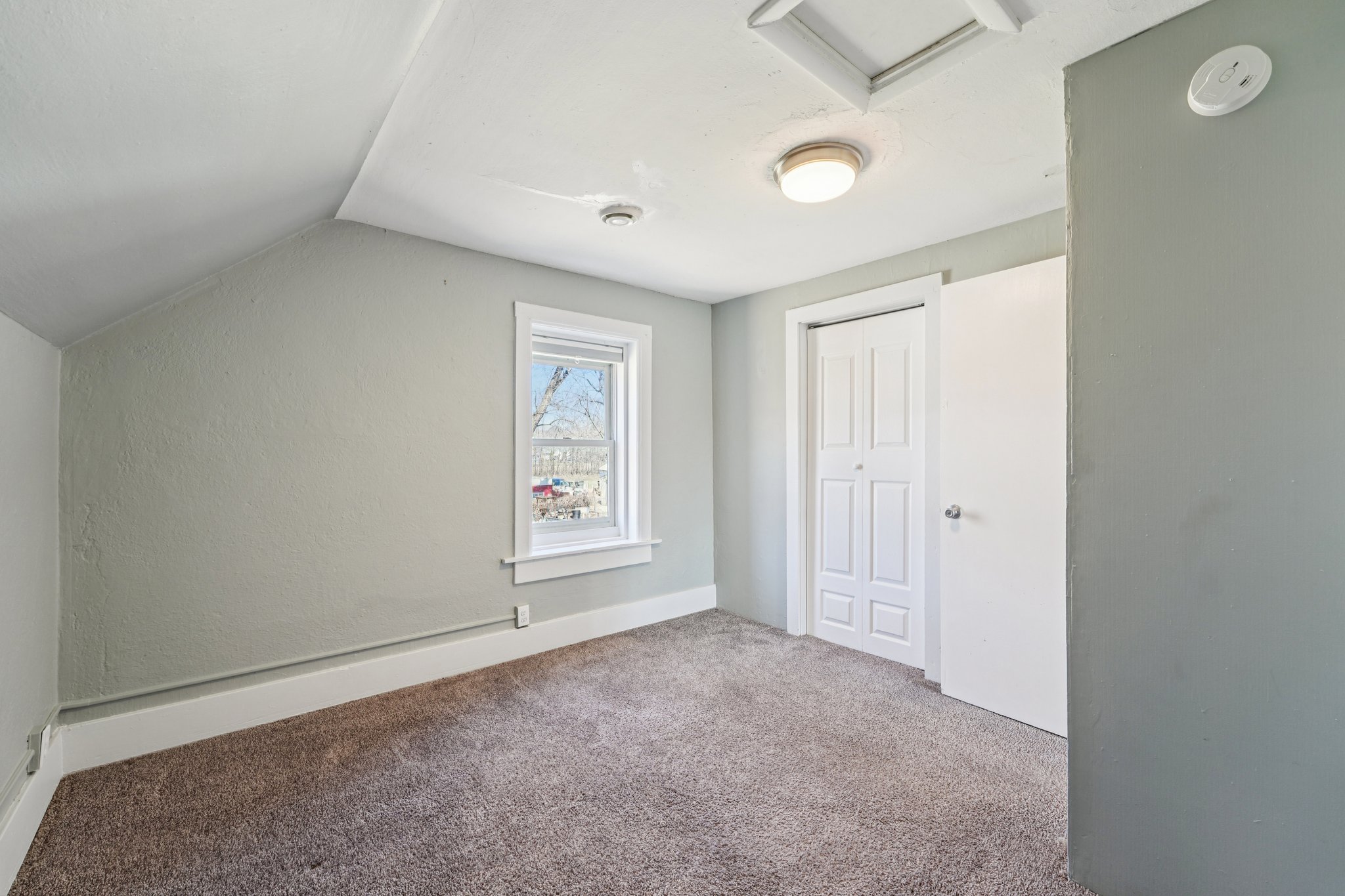 Stoughton Ave-S1104-023.jpg