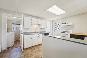 Stoughton Ave-S1104-013.jpg
