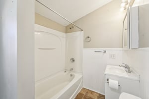 Stoughton Ave-S1104-025.jpg