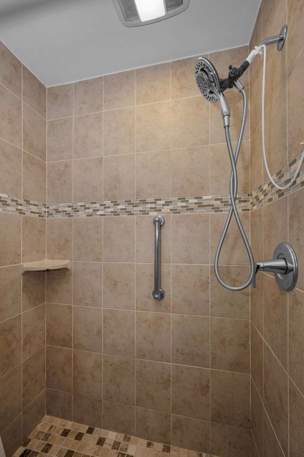 Primary Bathroom 1b