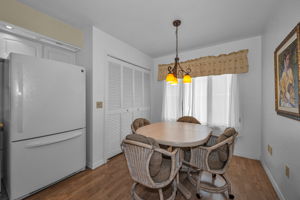 Kitchen Eat-In 1