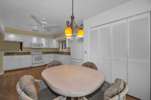 Kitchen Eat-In 3