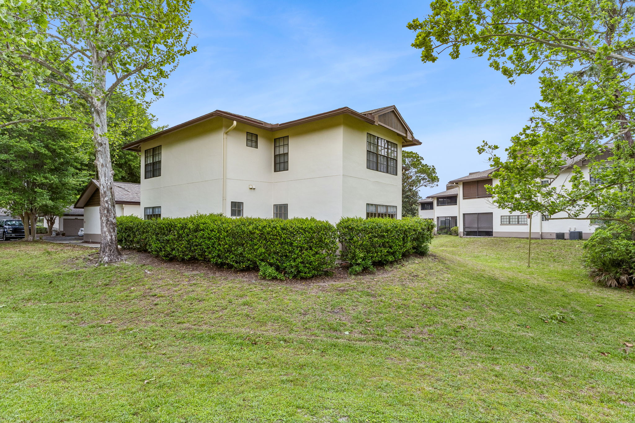 Welcome to 10150 Belle Rive Blvd 1109