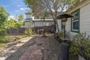  Photo 48