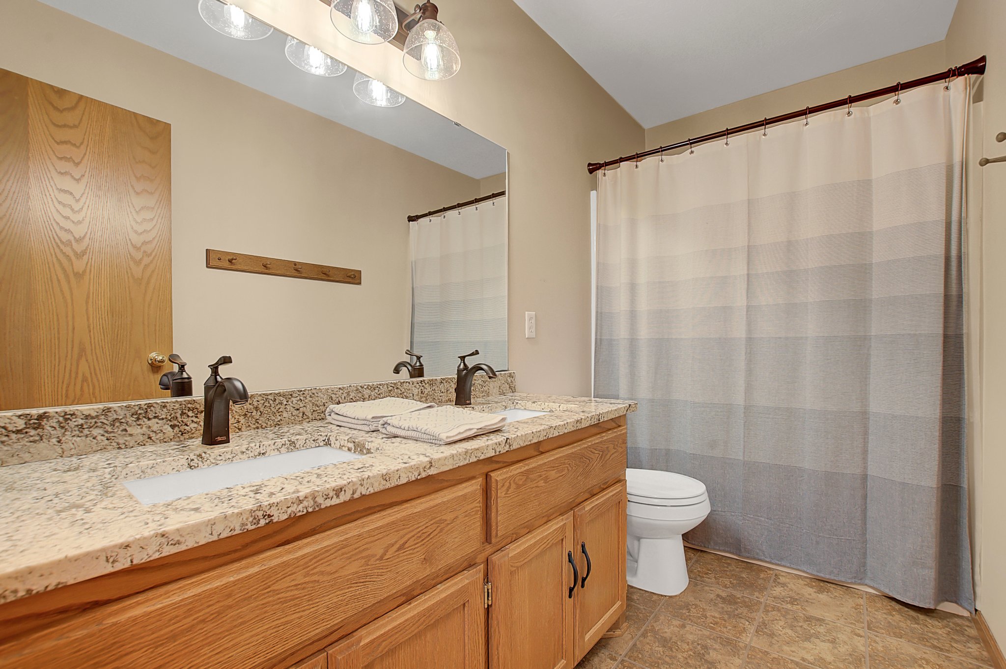 10155 166th St W, Lakeville, MN 55044, US Photo 24