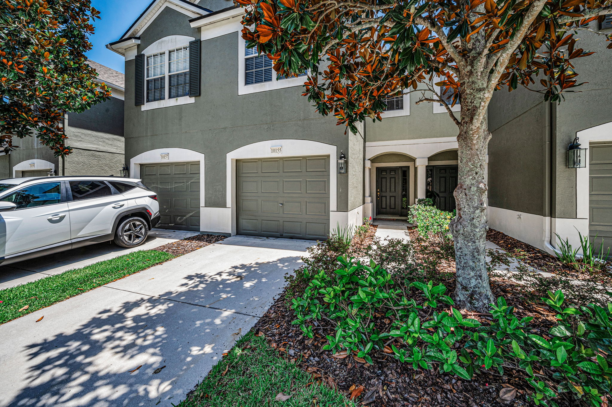 Front Exterior5