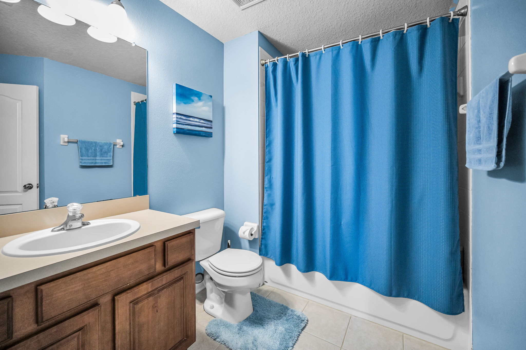 Upper Level Bathroom2