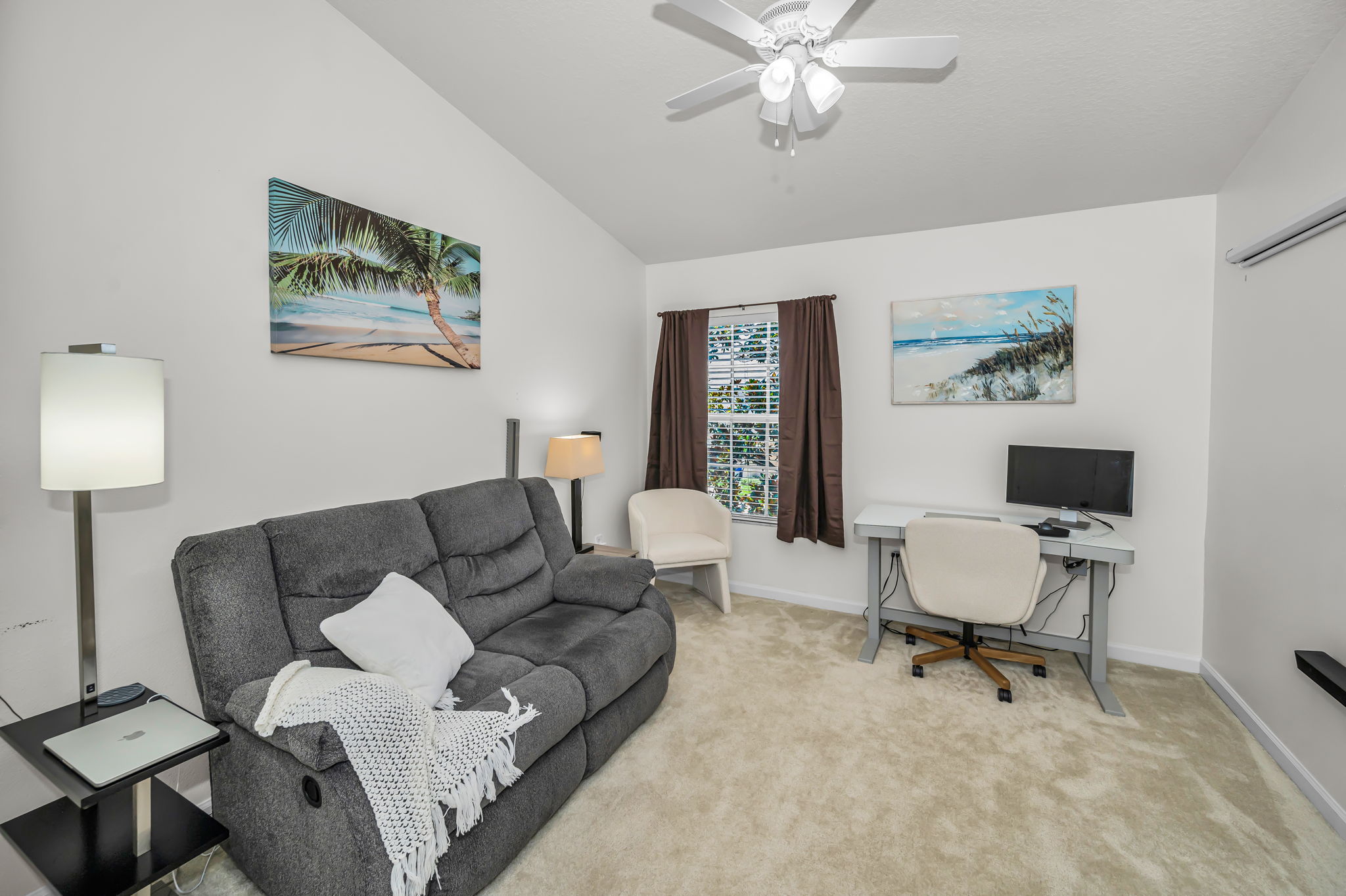 Upper Level Bedroom2a