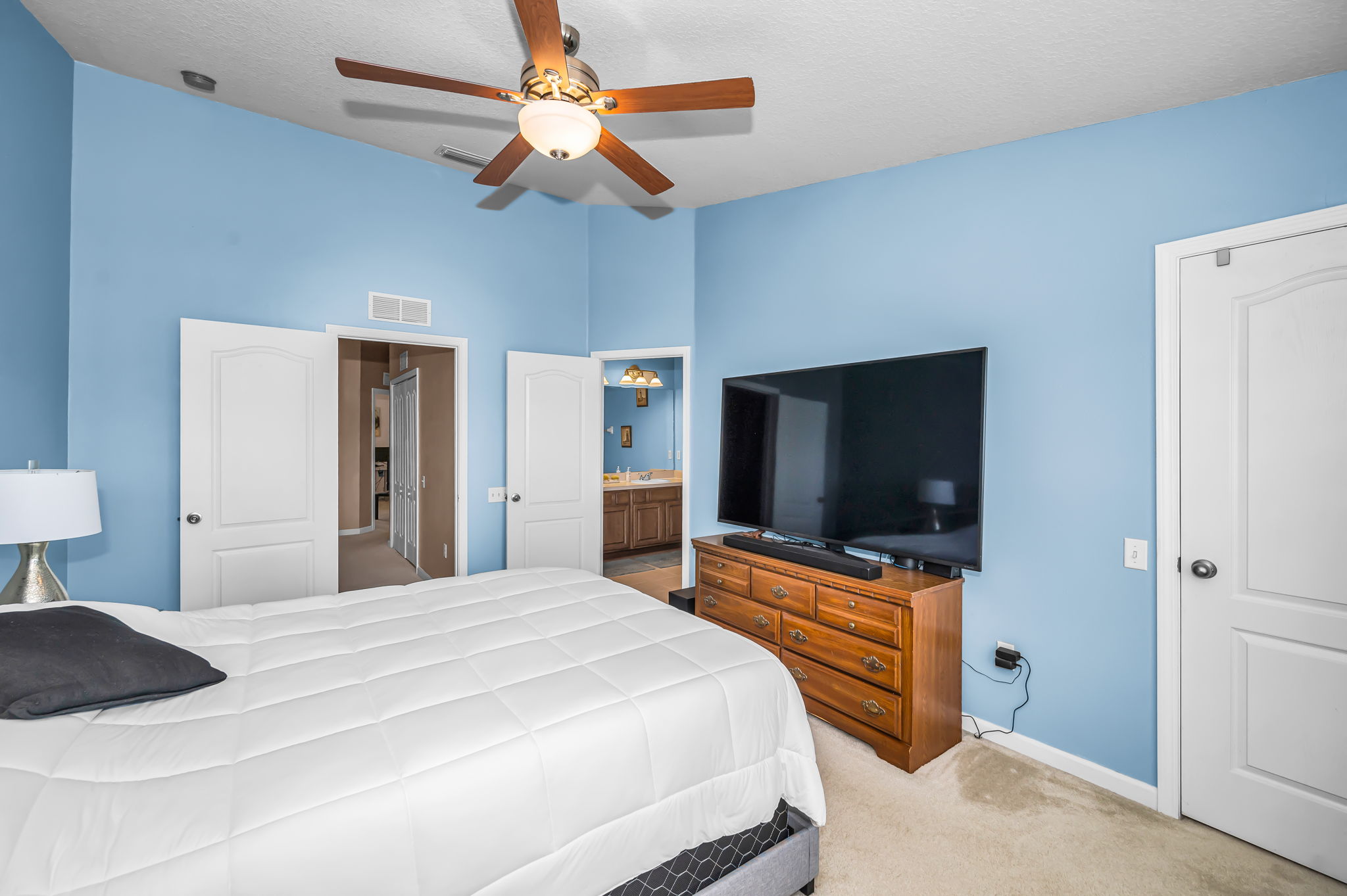Upper Level Primary Bedroom1d