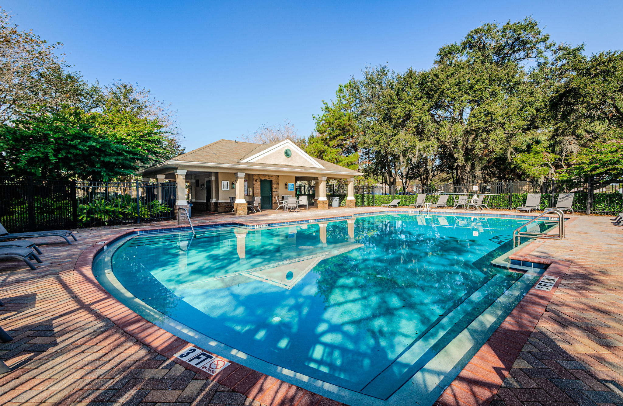 Pool8