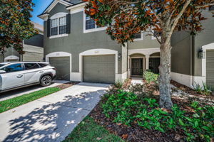 Front Exterior5