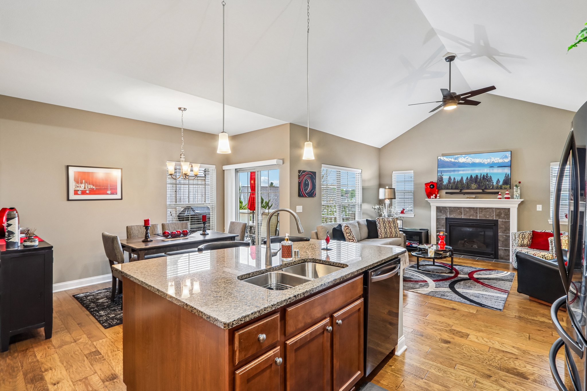 Ann Marie Way 7-S2804-033.jpg