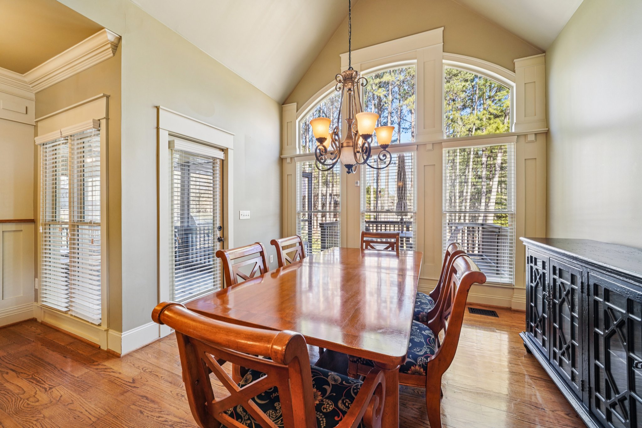 Dunsmore Dr-S0702-019.jpg