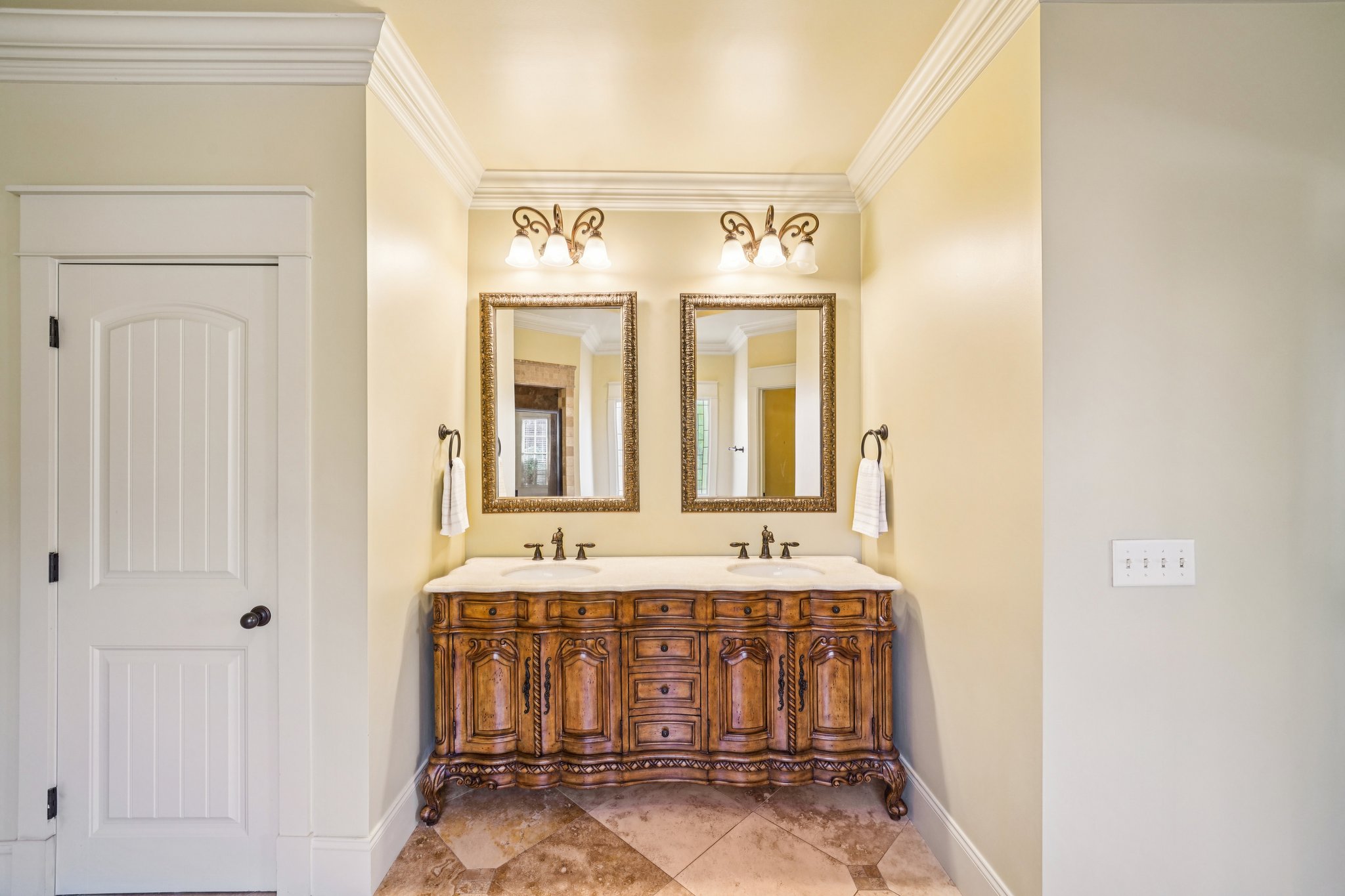 Dunsmore Dr-S0702-036.jpg