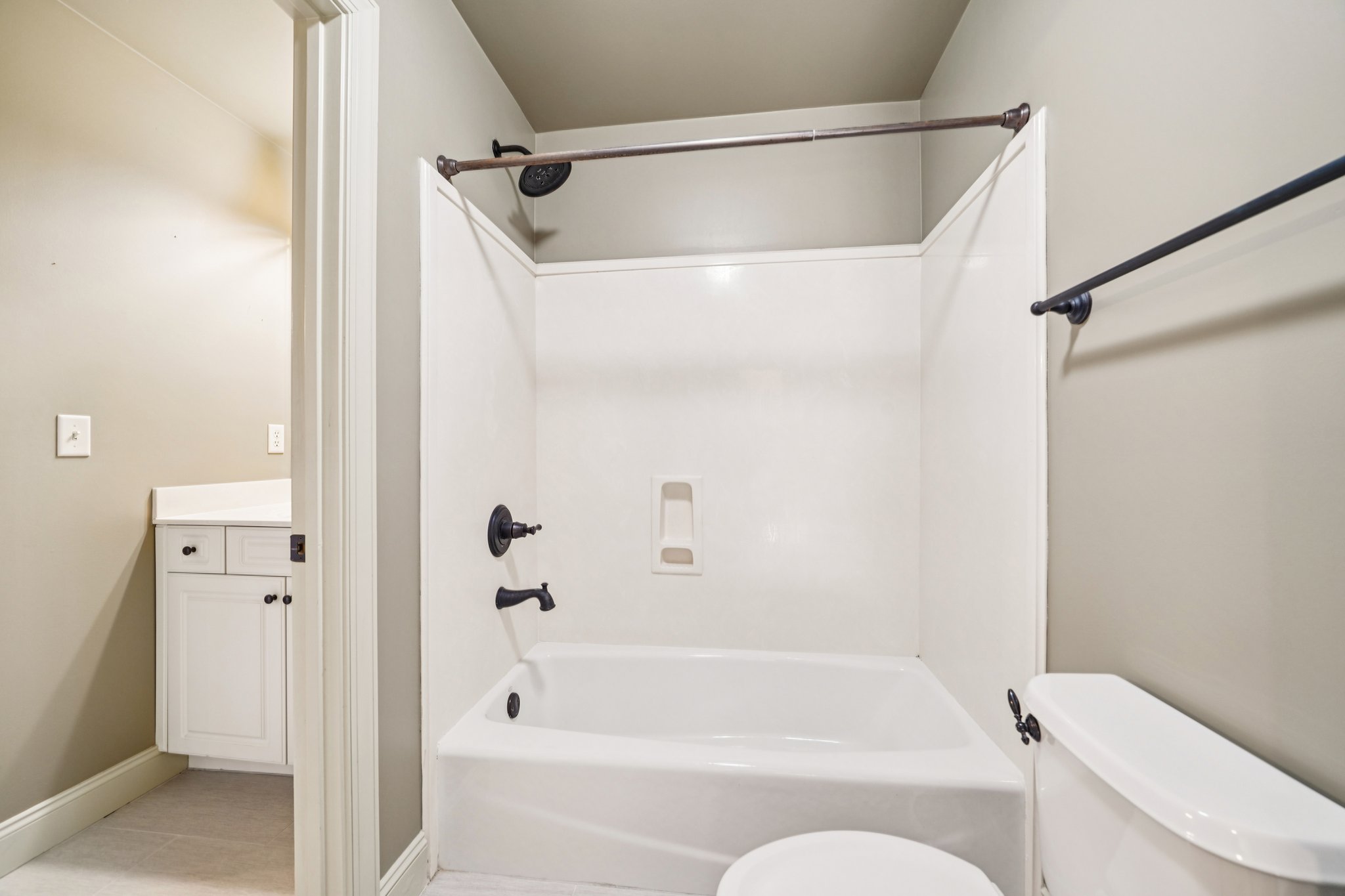 Dunsmore Dr-S0702-051.jpg