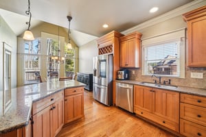 Dunsmore Dr-S0702-025.jpg