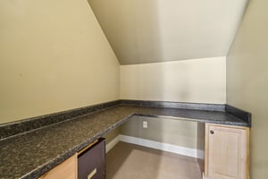 Dunsmore Dr-S0702-046.jpg