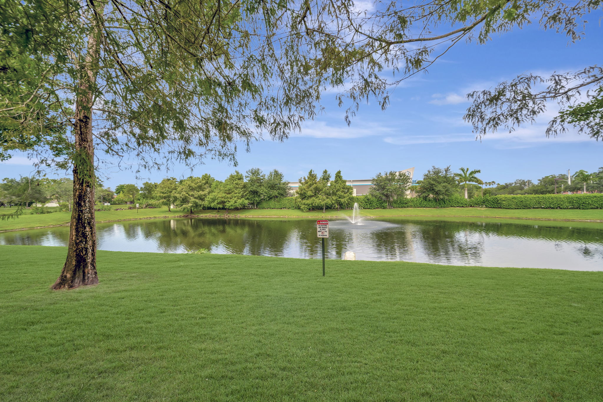 602 Enclave Cir E, Pembroke Pines, FL 33027, USA Photo 43