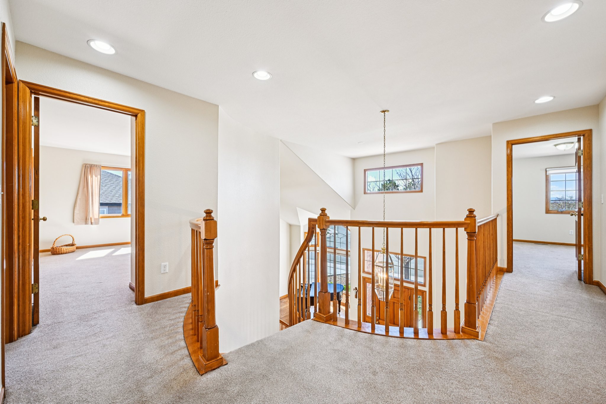 Knoll Cir-S0304-043.jpg