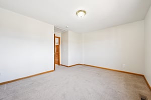 Knoll Cir-S0304-045.jpg