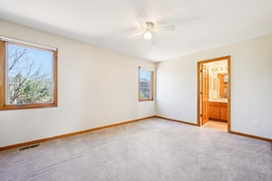 Knoll Cir-S0304-052.jpg