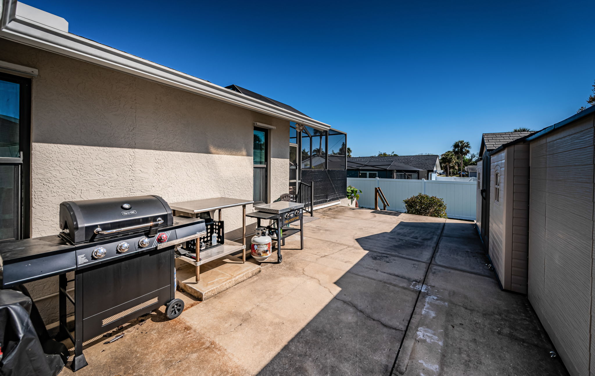 Rear Patio4