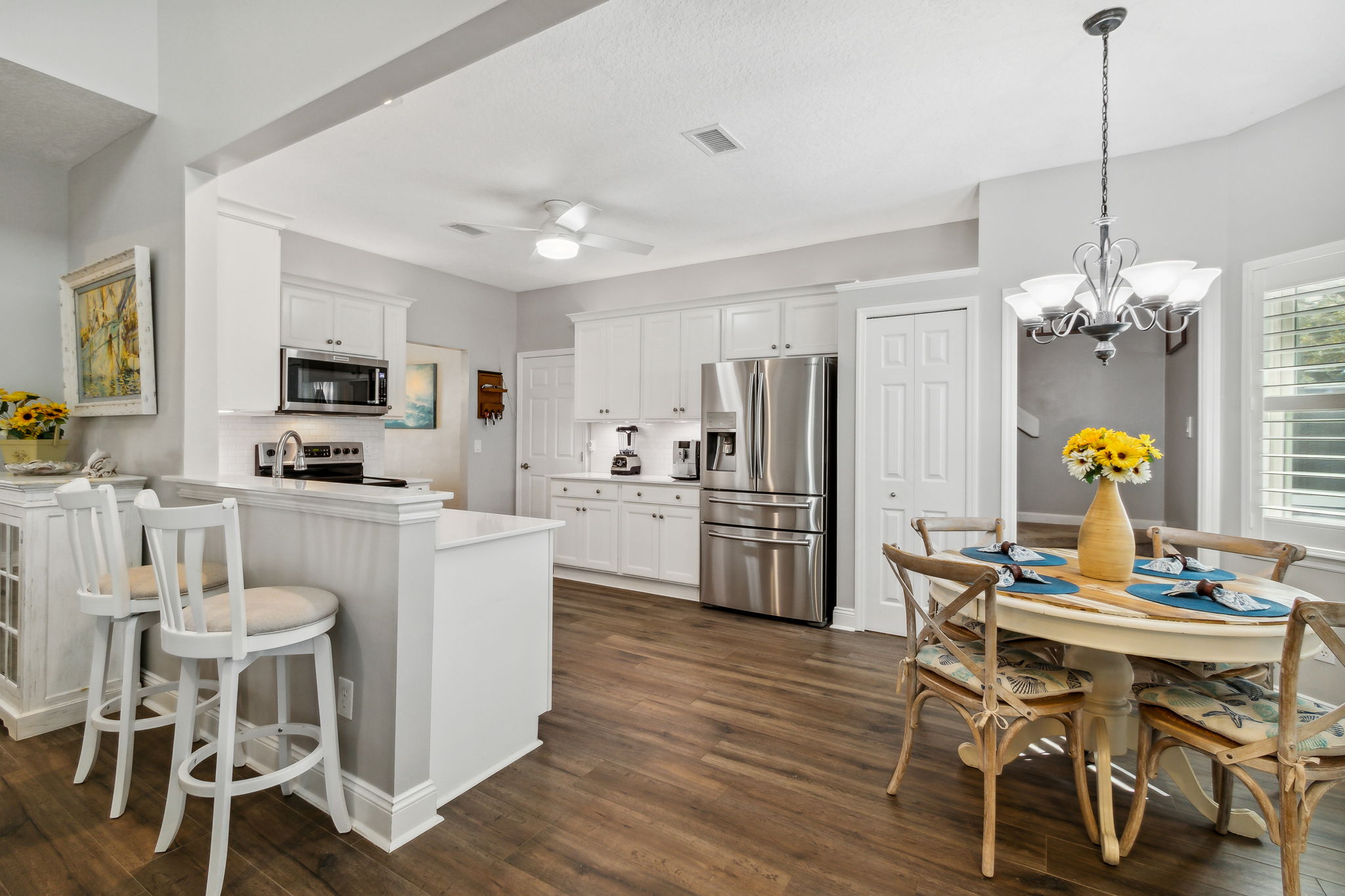 Kitchen / Breakfast Nook