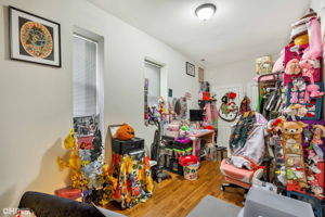 1017 N Sacramento Ave_042-fixed copy
