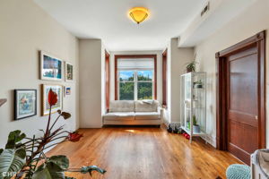 1017 N Sacramento Ave_003-fixed