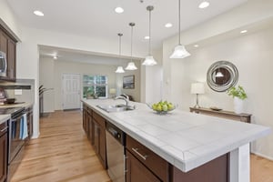 156th Ct NE 102-S0110-012.jpg