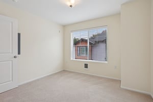 156th Ct NE 102-S0110-015.jpg