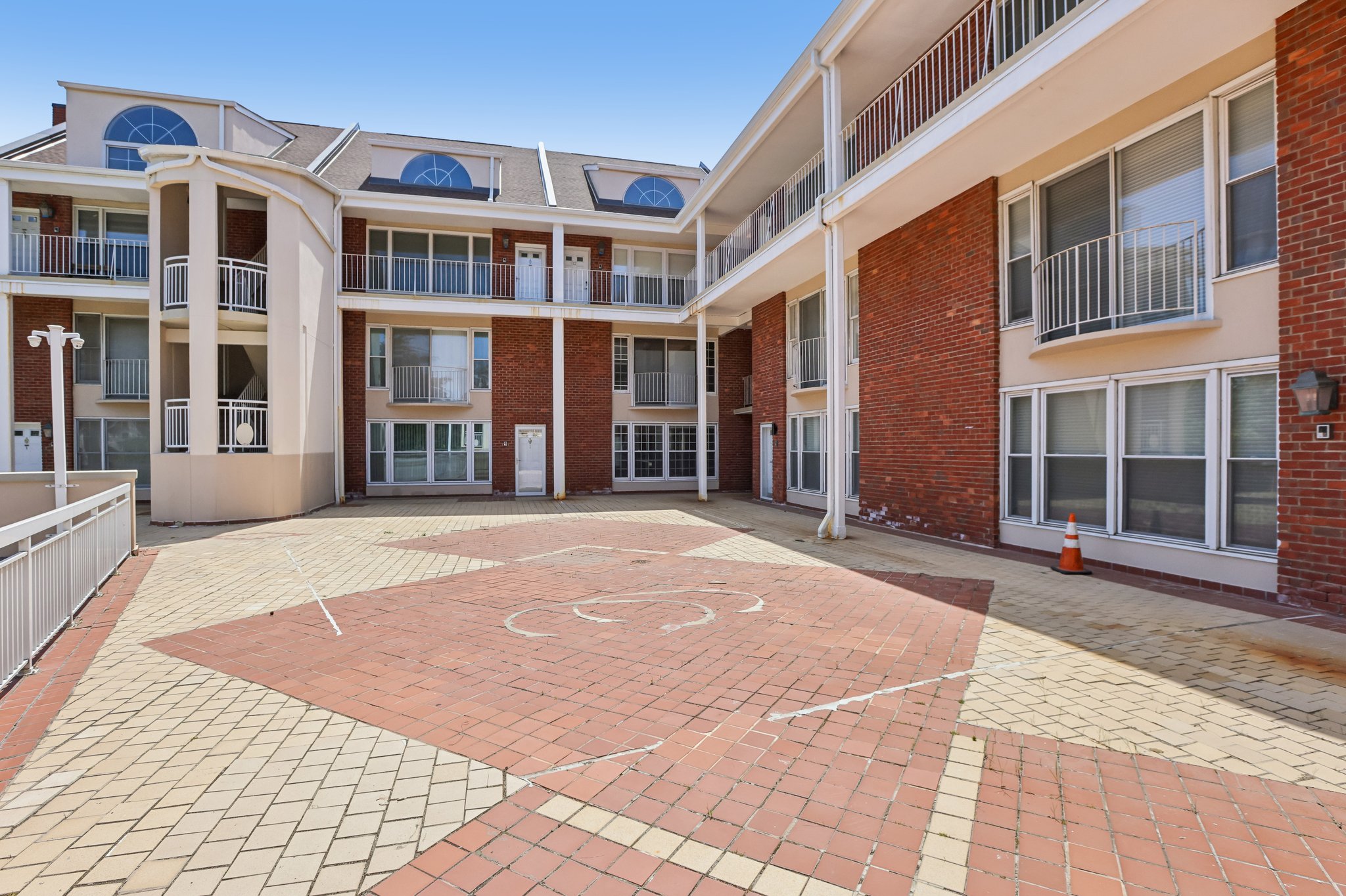 Palisade Ave 3-S1006-006.jpg