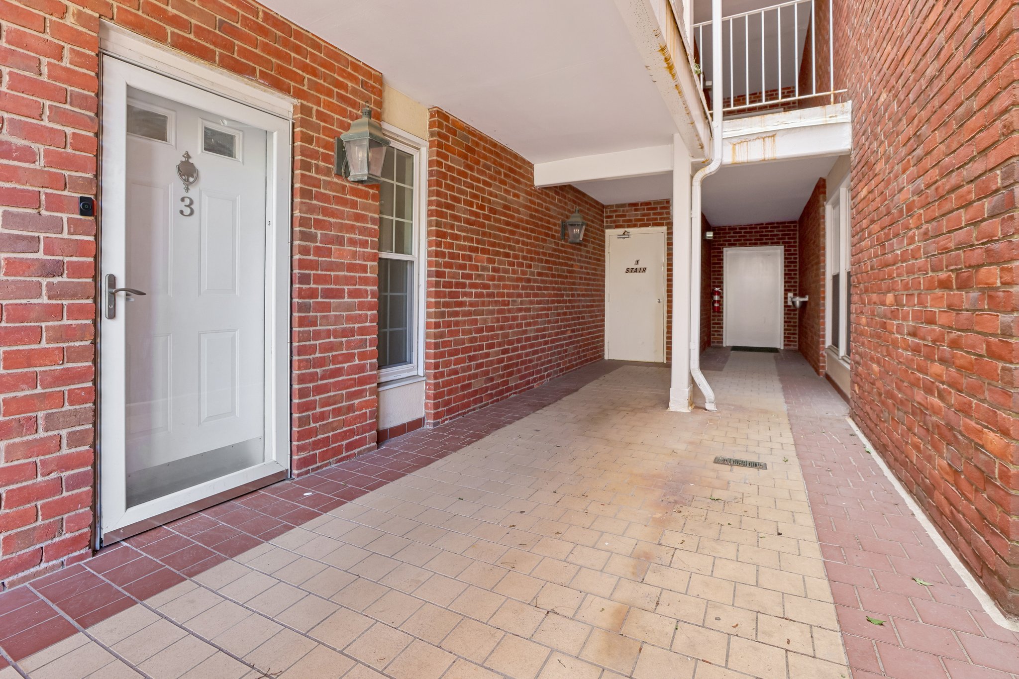 Palisade Ave 3-S1006-009.jpg