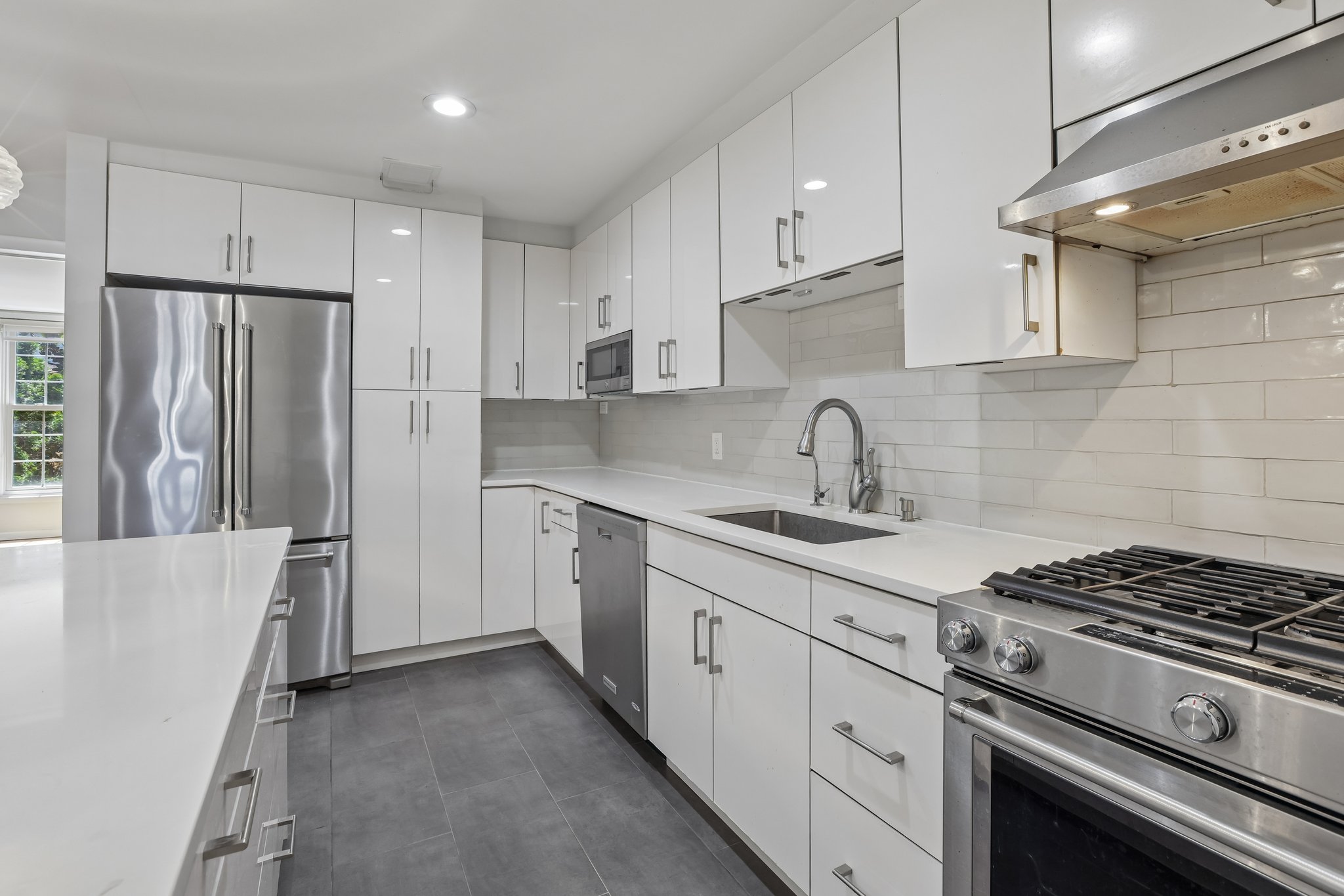 Palisade Ave 3-S1006-027.jpg