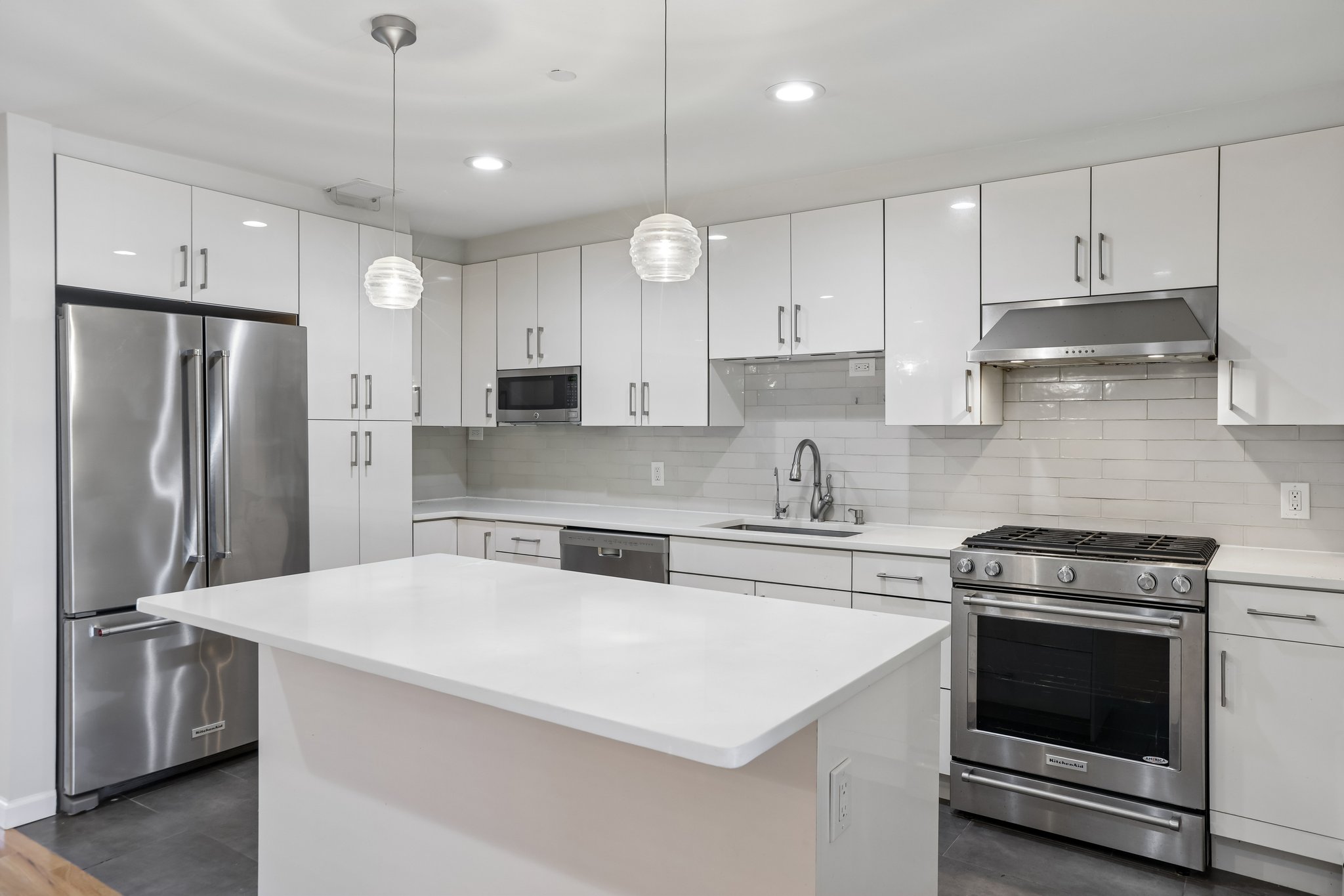 Palisade Ave 3-S1006-028.jpg