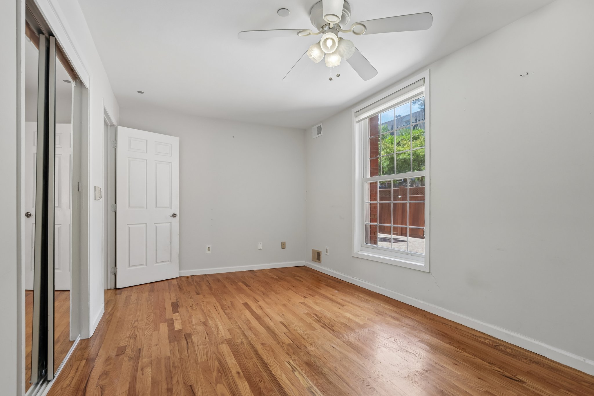 Palisade Ave 3-S1006-032.jpg