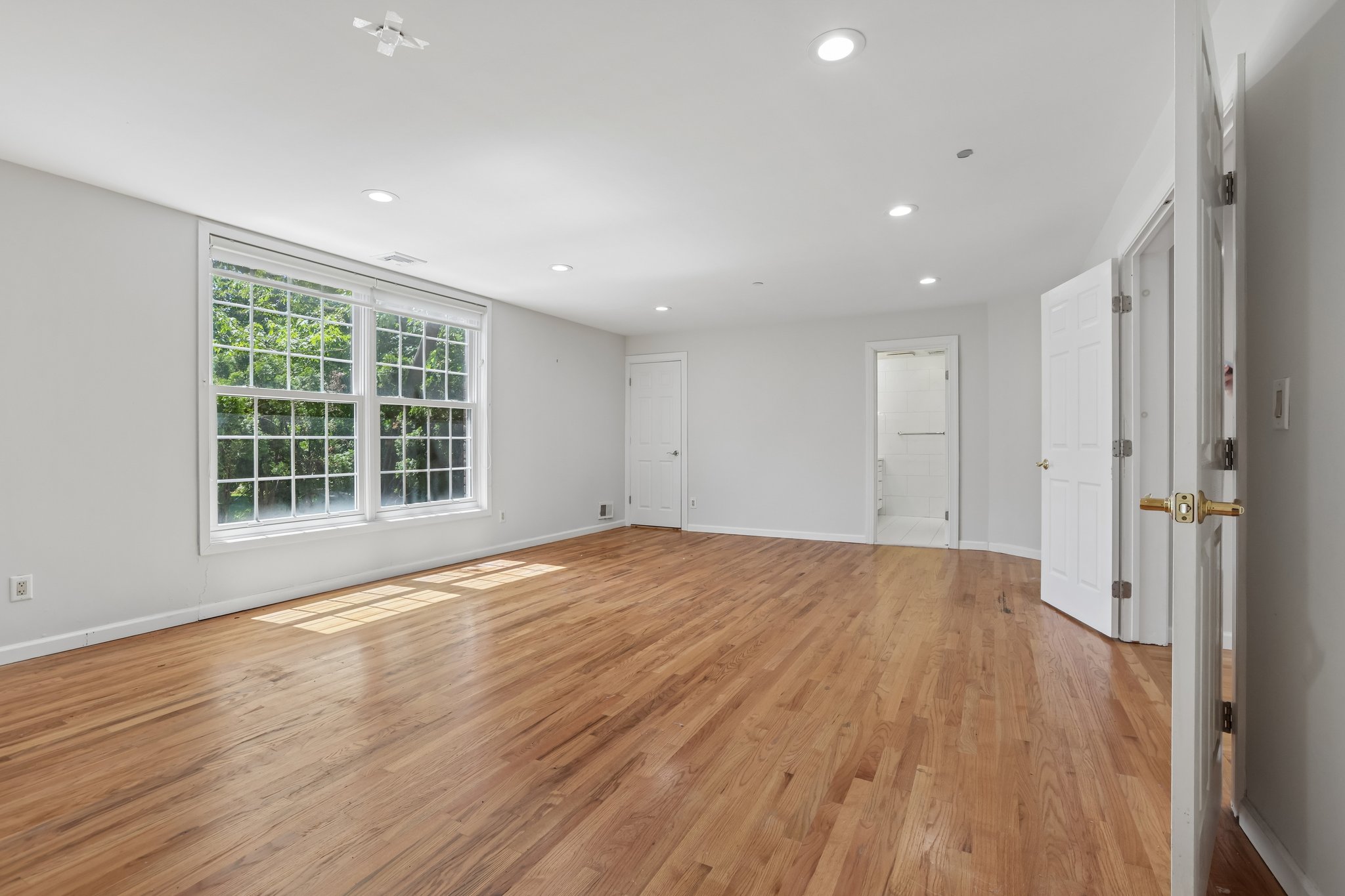 Palisade Ave 3-S1006-037.jpg
