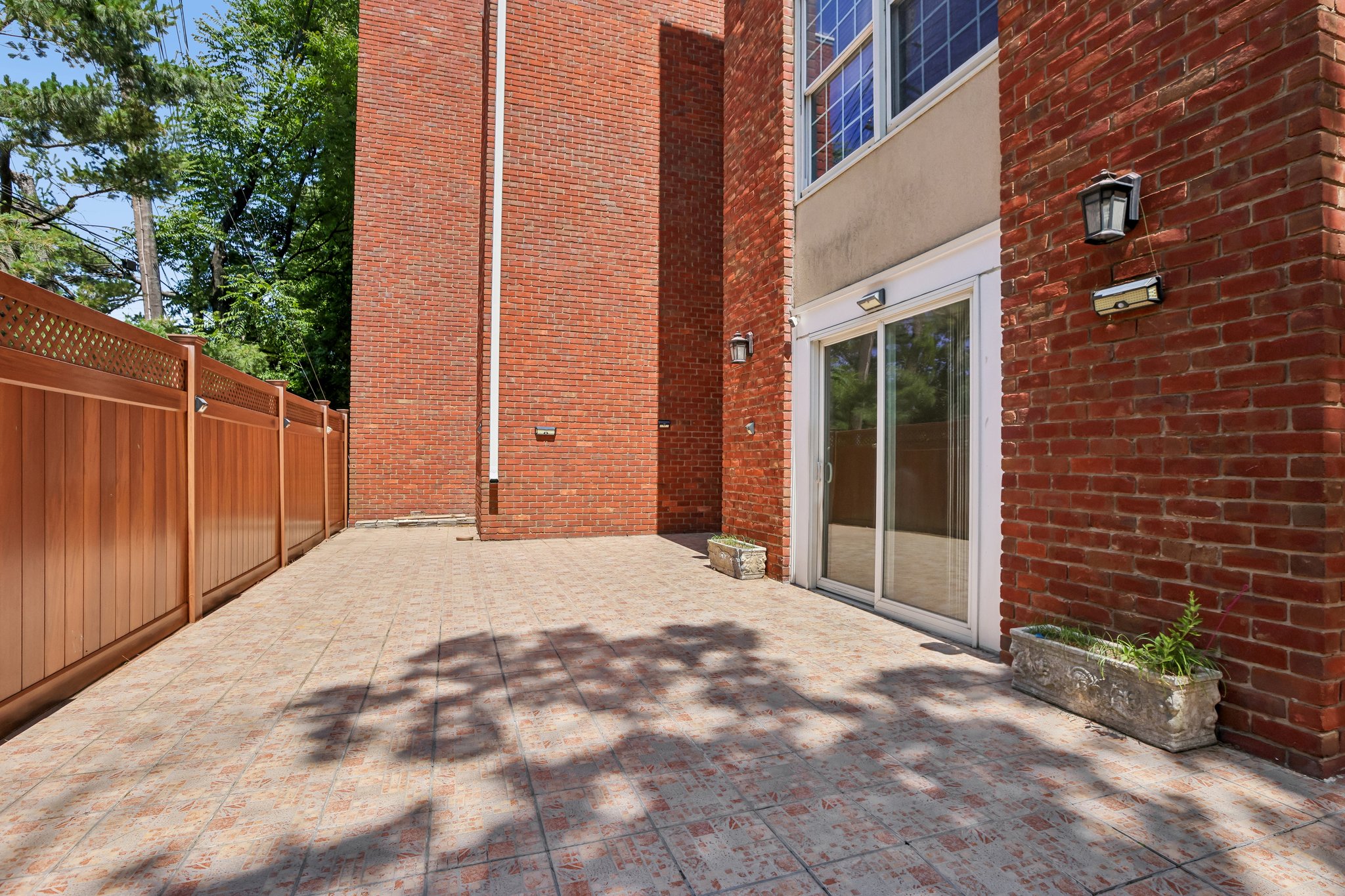 Palisade Ave 3-S1006-051.jpg