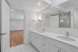 Palisade Ave 3-S1006-042.jpg