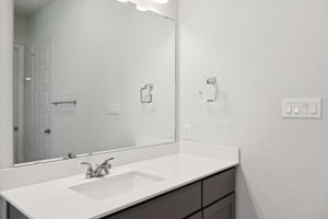  Photo 32
