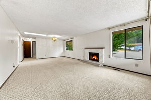  Photo 0