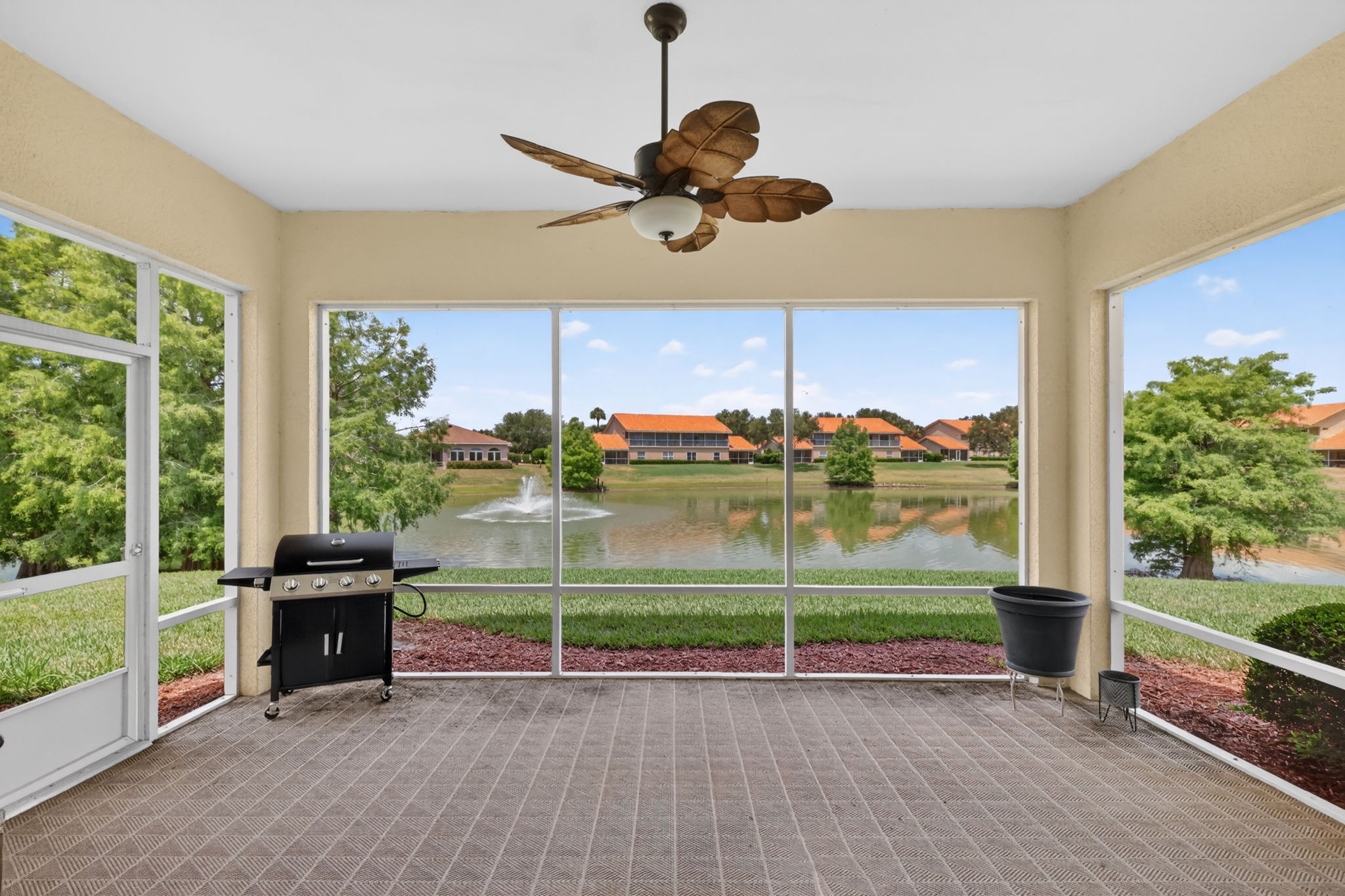 Lanai with Spectacular Water Views!