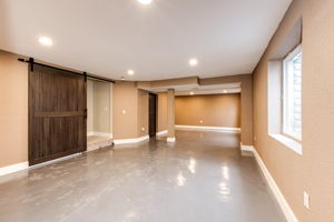 Finished Basement w/Epoxy Floors