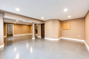 Finished Basement w/Epoxy Floors