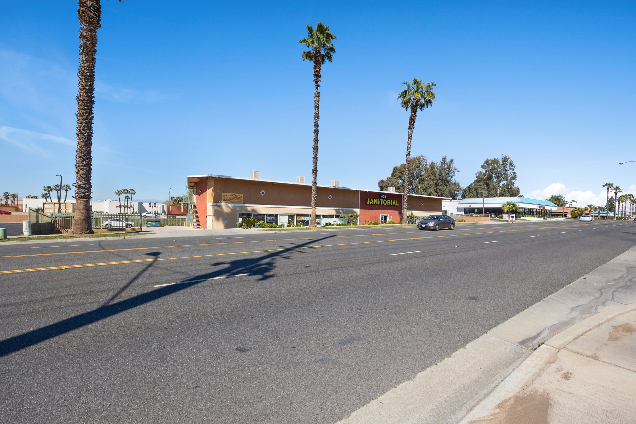 10181 Indiana Ave, Riverside, CA 92503, USA Photo 4