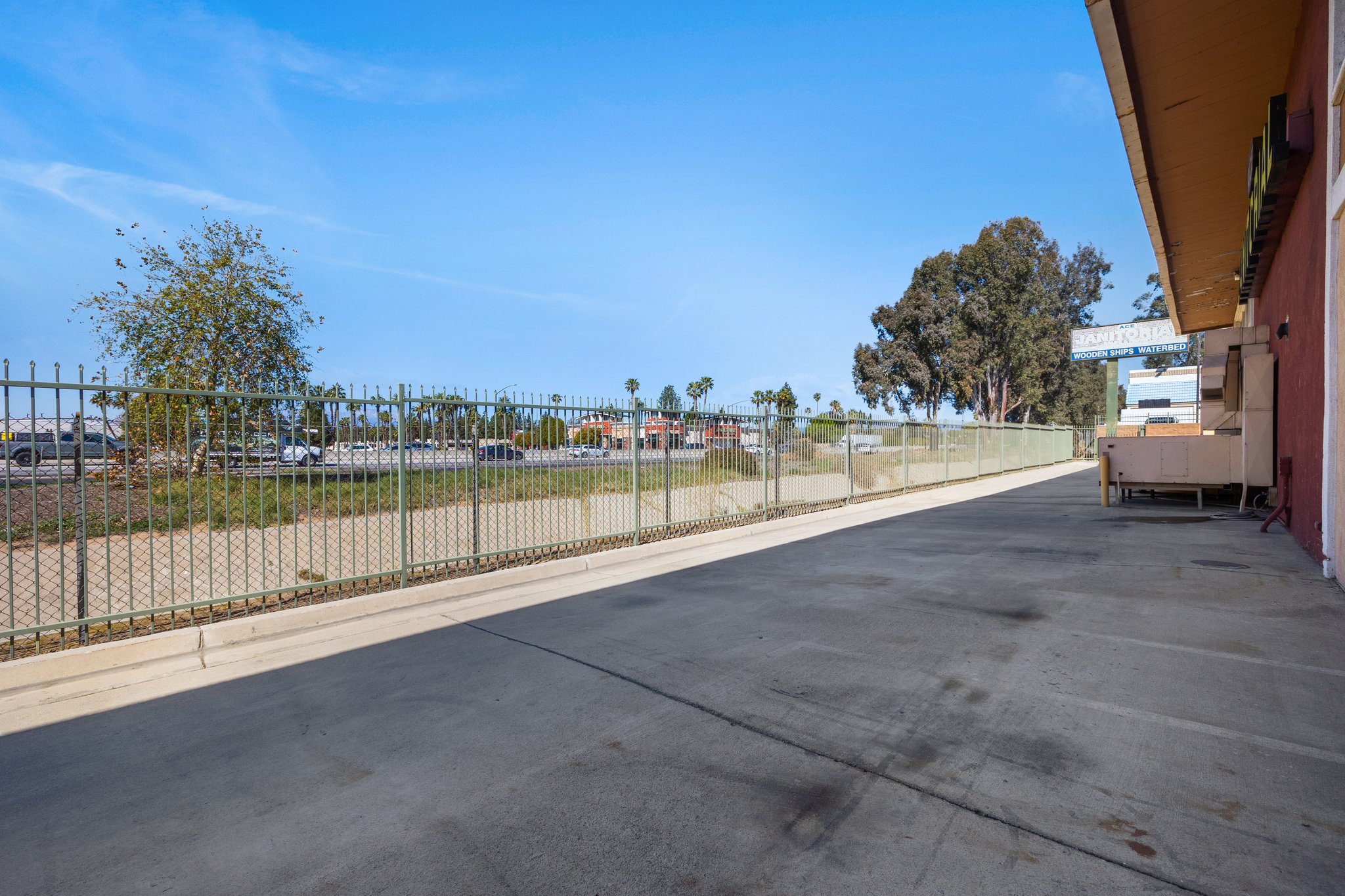 10181 Indiana Ave, Riverside, CA 92503, USA Photo 30