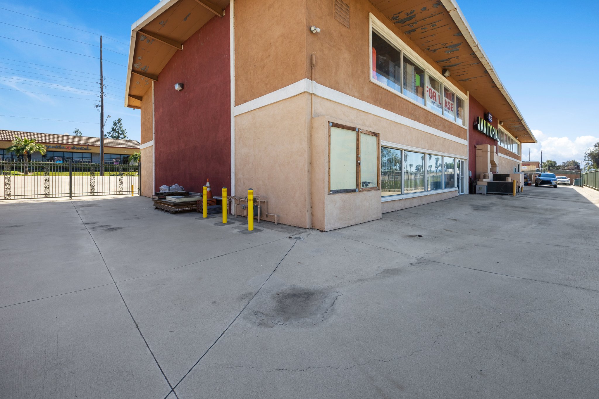 10181 Indiana Ave, Riverside, CA 92503, USA Photo 33