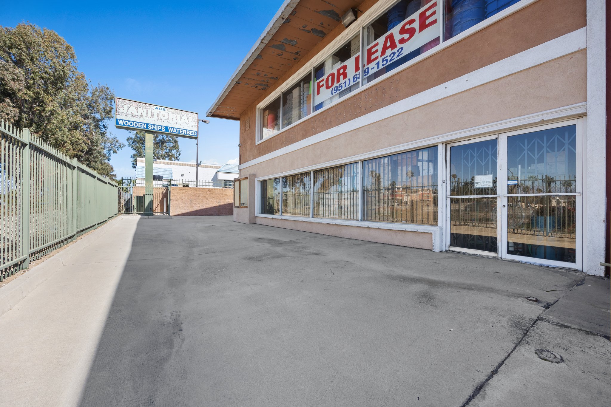 10181 Indiana Ave, Riverside, CA 92503, USA Photo 31