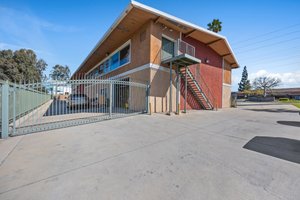 10181 Indiana Ave, Riverside, CA 92503, USA Photo 9